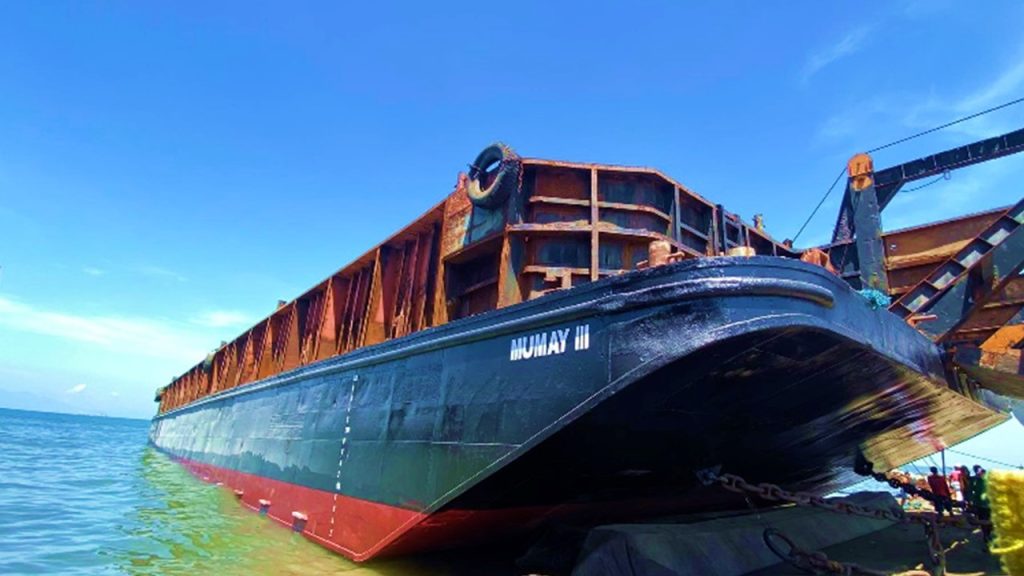 barges for dredging Cavite